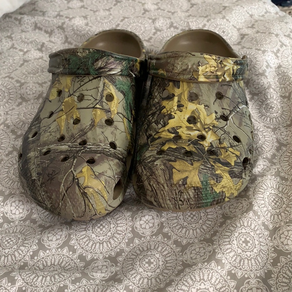Camp crocs